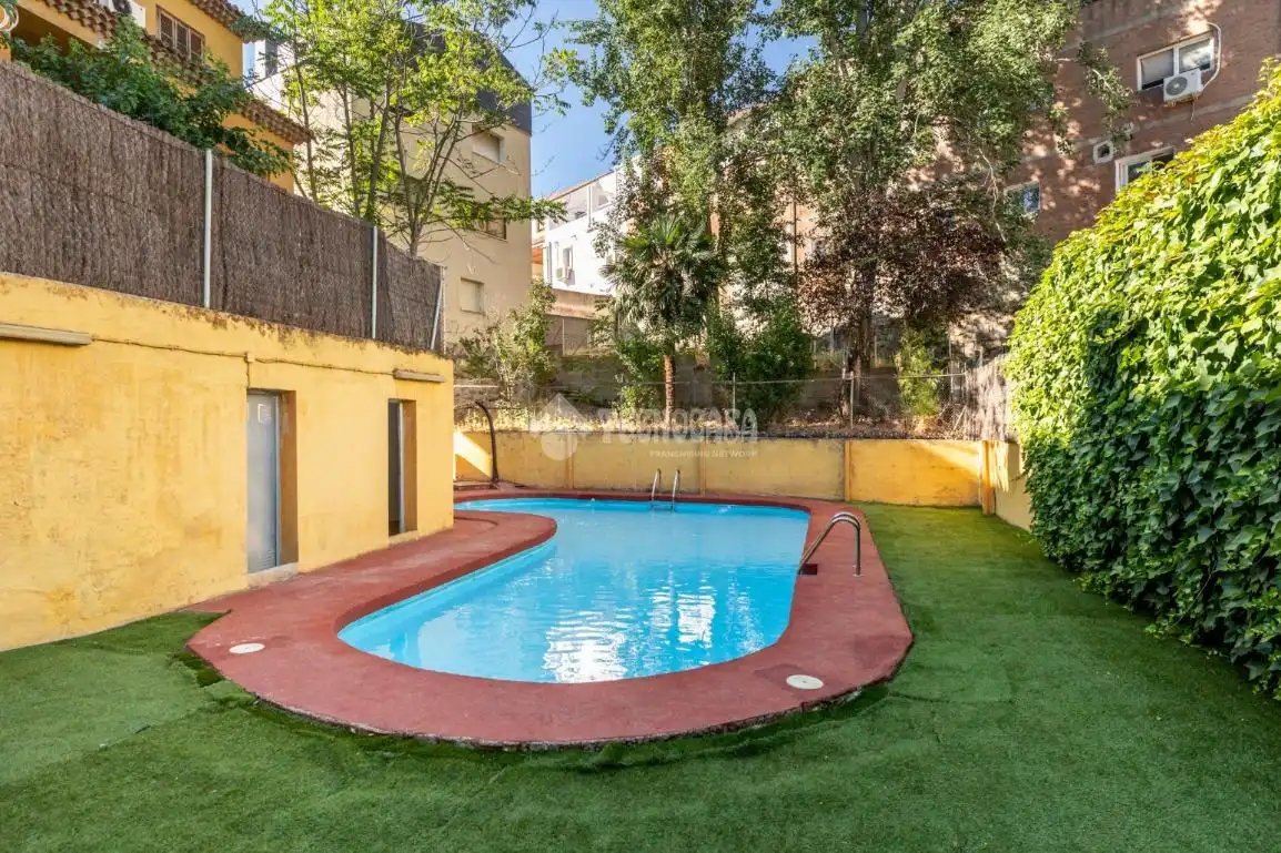 Piscina de Casa adosada en venta en Torrelodones con Calefacción, Jardín privado y Terraza