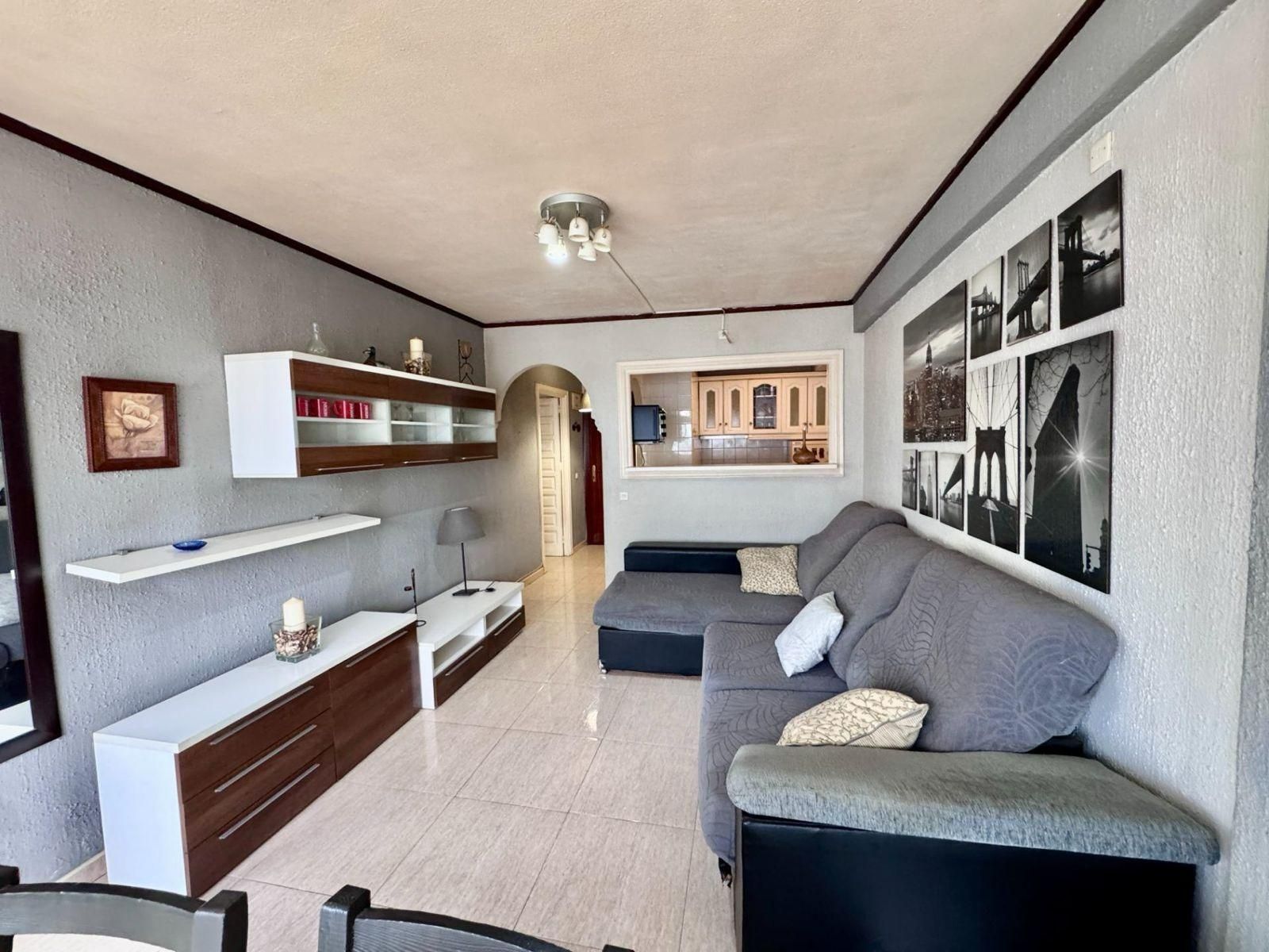 Living room of Apartment for sale in Benalmádena  with Community pool