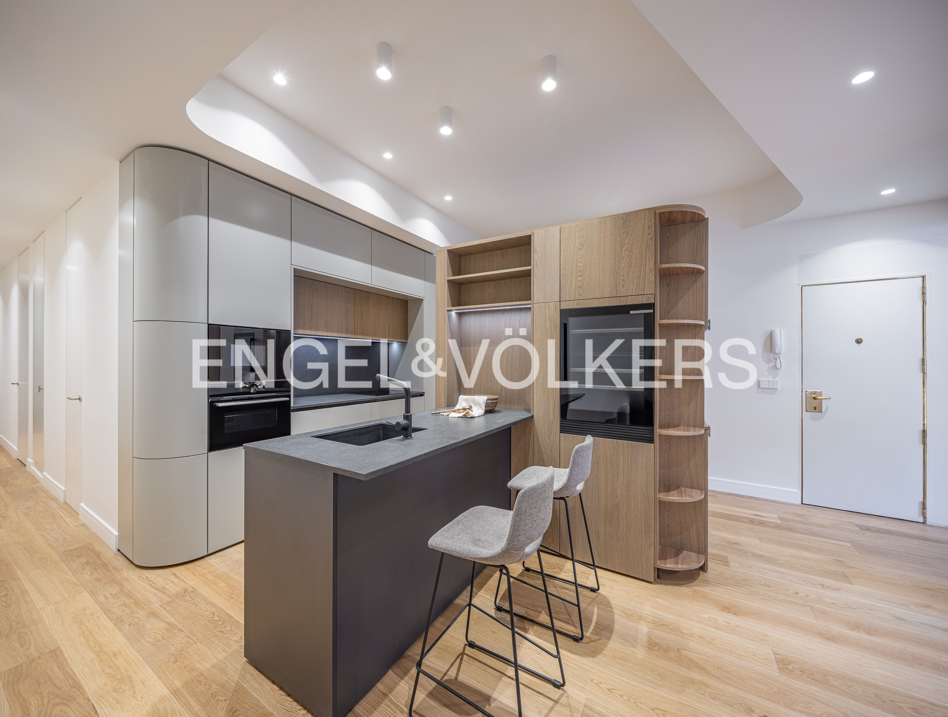Kitchen of Flat for sale in  Madrid Capital  with Heating