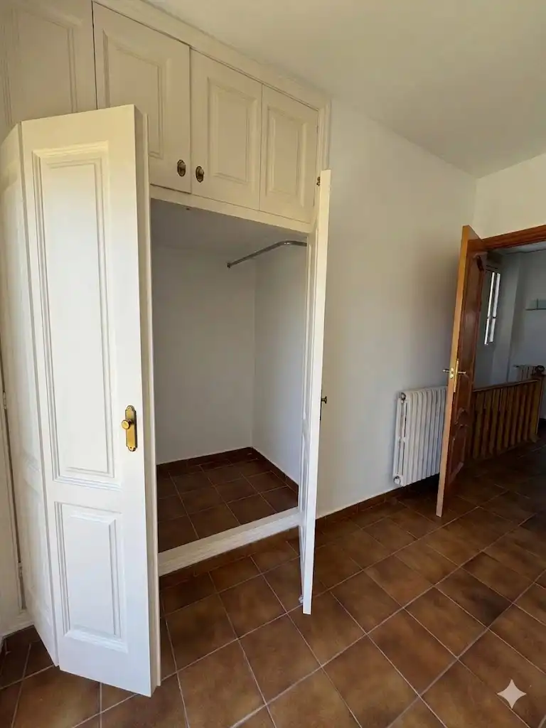 Habitación de Casa adosada en venta en La Palma de Cervelló con Aire acondicionado, Calefacción y Terraza