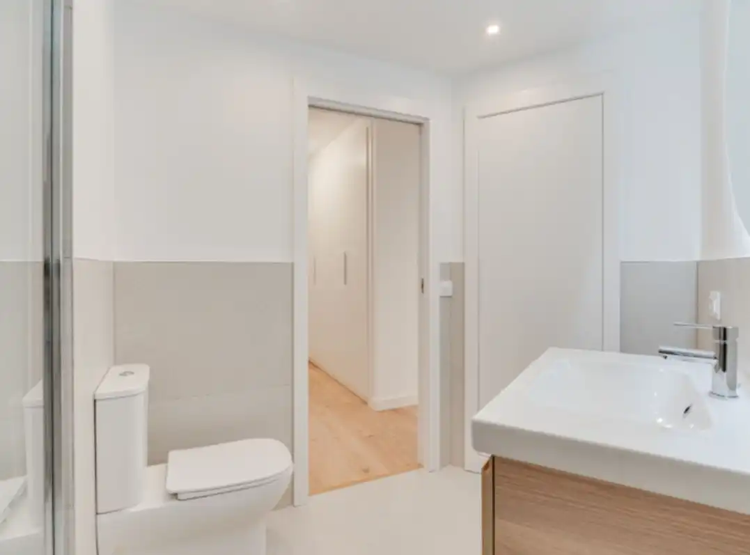 Baño de Apartamento en venta en Málaga con Aire acondicionado, Calefacción y Parquet