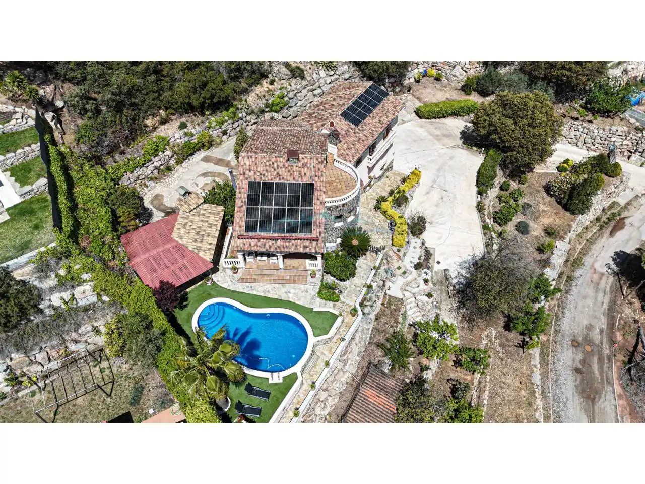 Vista exterior de Casa o xalet en venda en Corbera de Llobregat amb Aire condicionat, Calefacció i Jardí privat