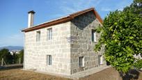 Vista exterior de Casa o xalet en venda en Vigo  amb Calefacció, Jardí privat i Traster