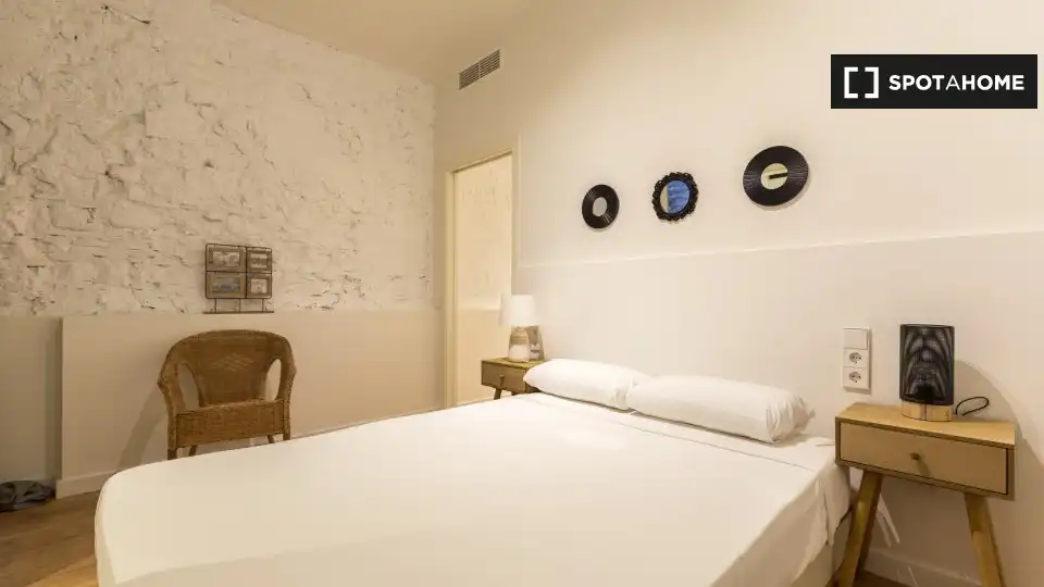 Habitació a Sant Pere, Sta. Caterina i la Ribera