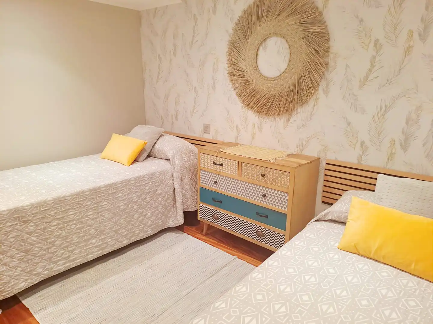 Bedroom of Flat for rent in Castro-Urdiales  with Heating, Furnished and Balcony