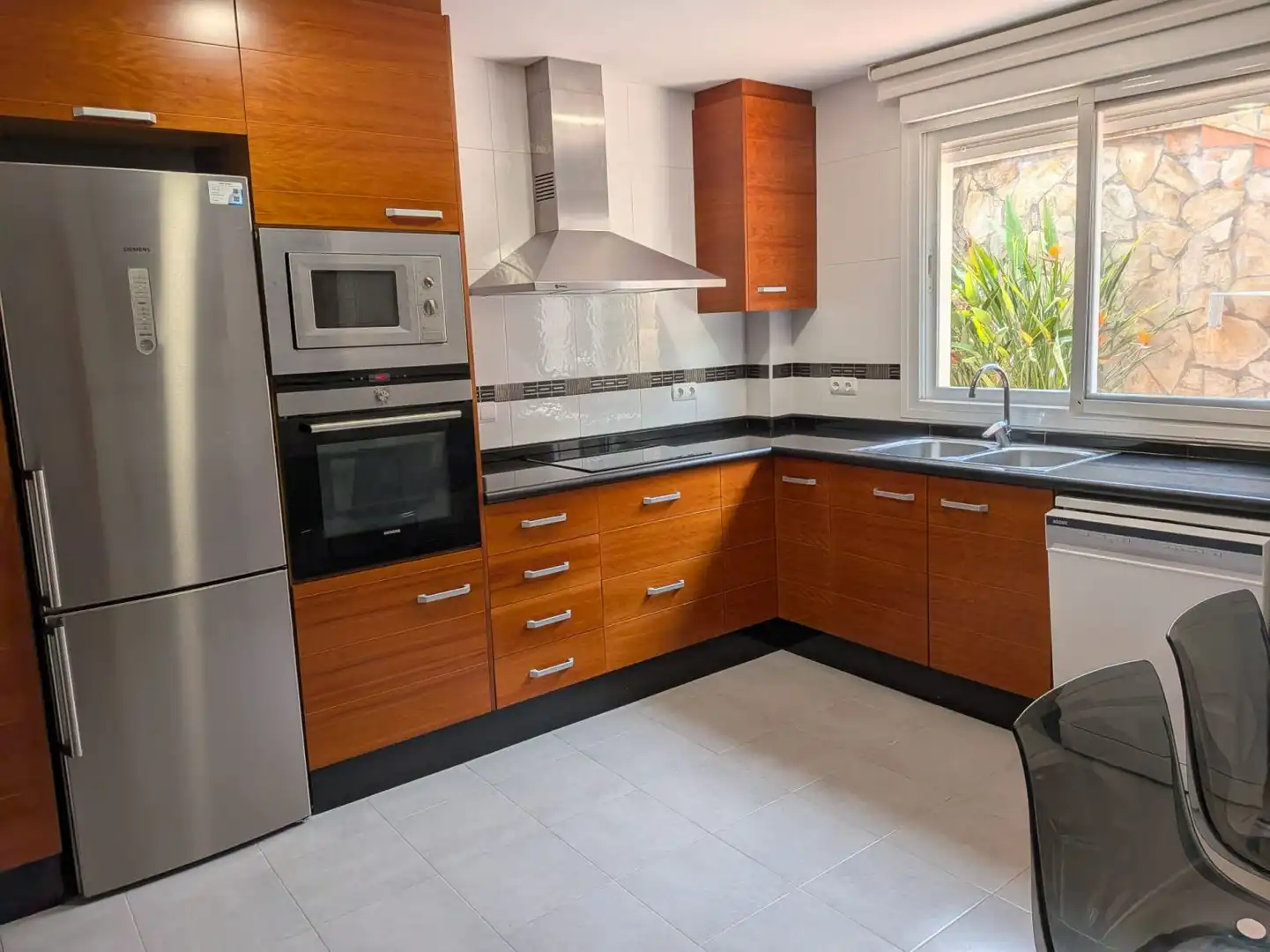 Cuina de Casa o xalet de lloguer en Benicasim / Benicàssim amb Aire condicionat, Calefacció i Jardí privat