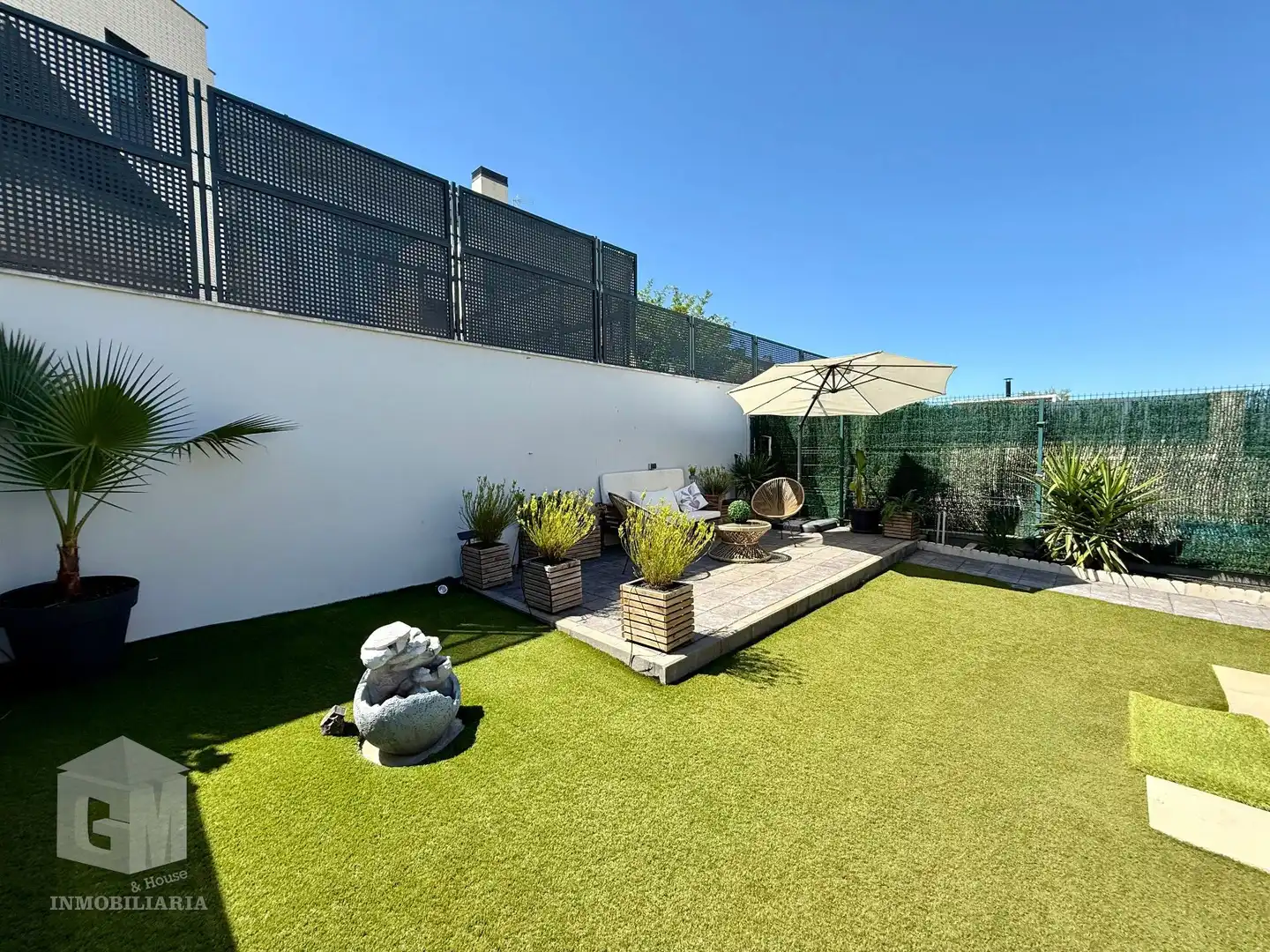 Terrasse von Einfamilien-Reihenhaus zum Verkauf in Arroyomolinos (Madrid) mit Klimaanlage, Heizung und Privatgarten
