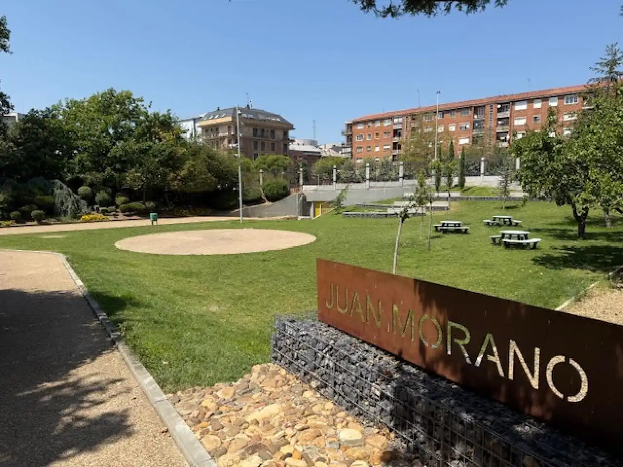 Vista exterior de Apartament en venda en León Capital  amb Calefacció i Parquet