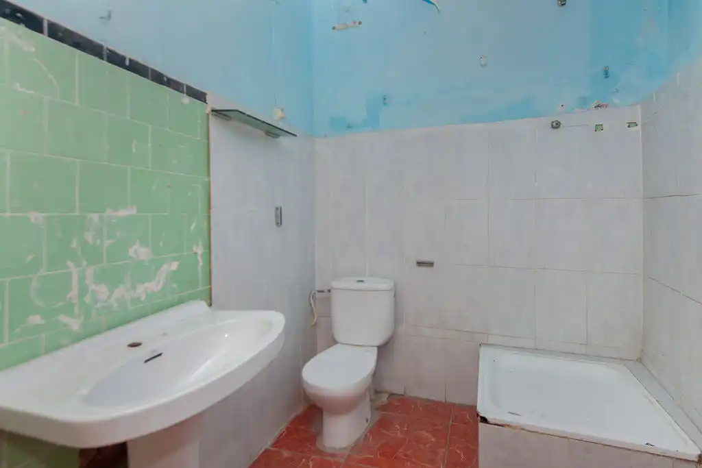Baño de Piso en venta en Sagunto / Sagunt