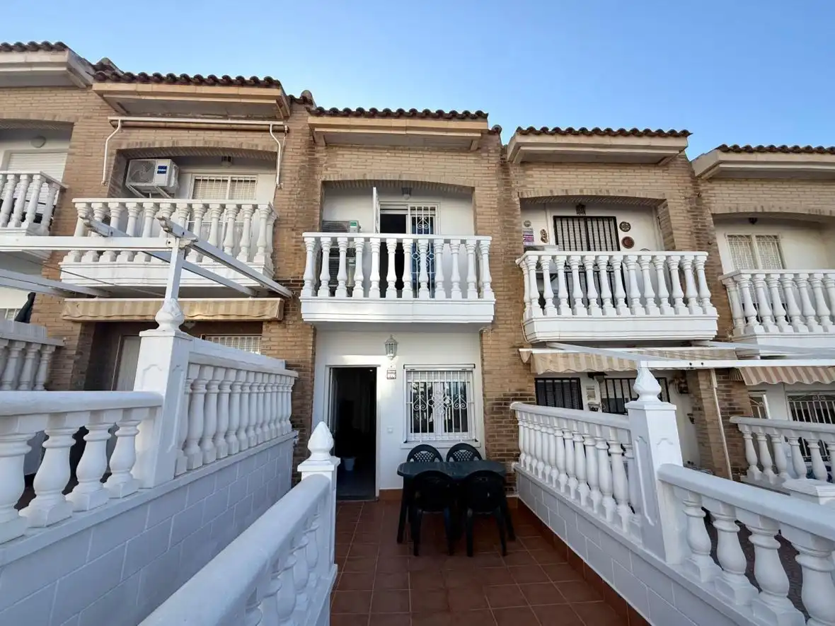Bungalow with pool for sale in islas canarias