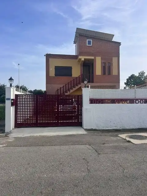 Vista exterior de Casa o xalet en venda en Sagunto / Sagunt amb Terrassa i Moblat