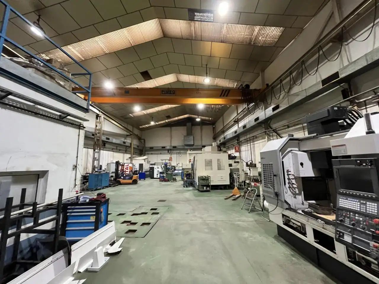 Nave industrial en venta en Molins de Rei, imagen 2