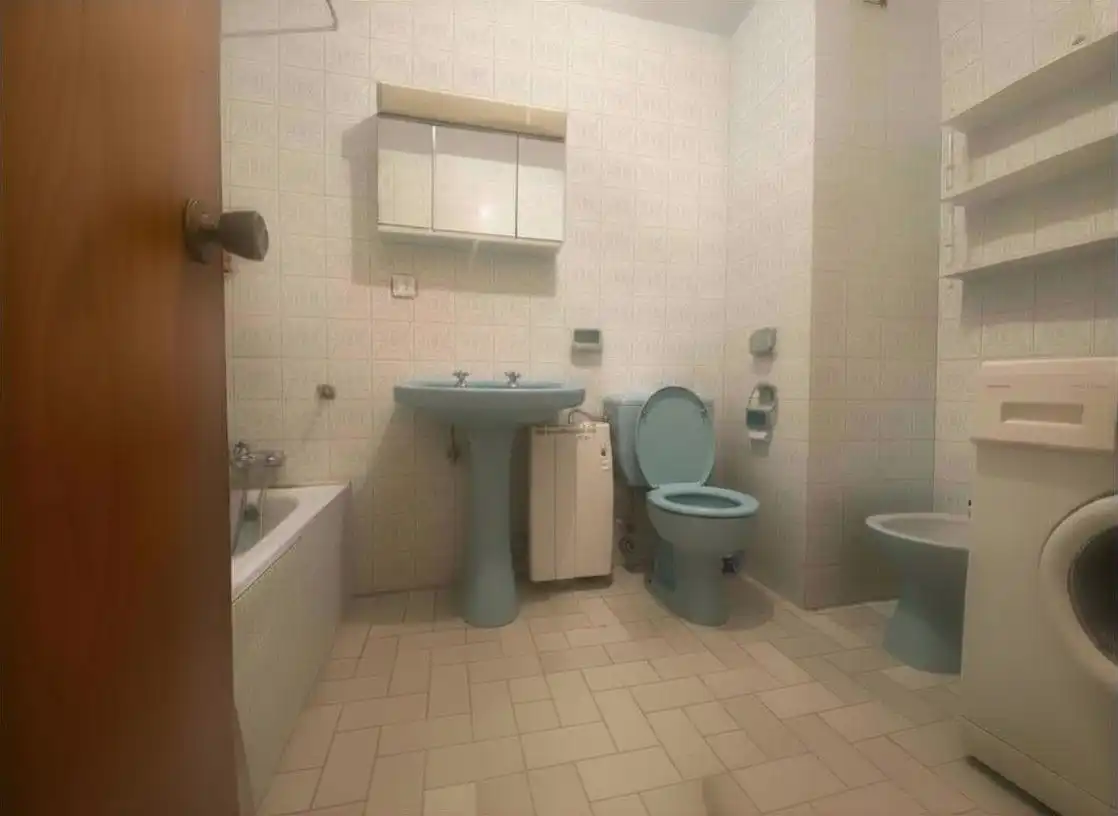Bathroom of Flat for sale in Lena  with Balcony