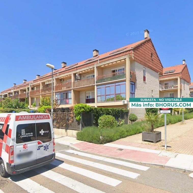 Vista exterior de Dúplex en venta en Salamanca Capital con Jardín privado y Piscina