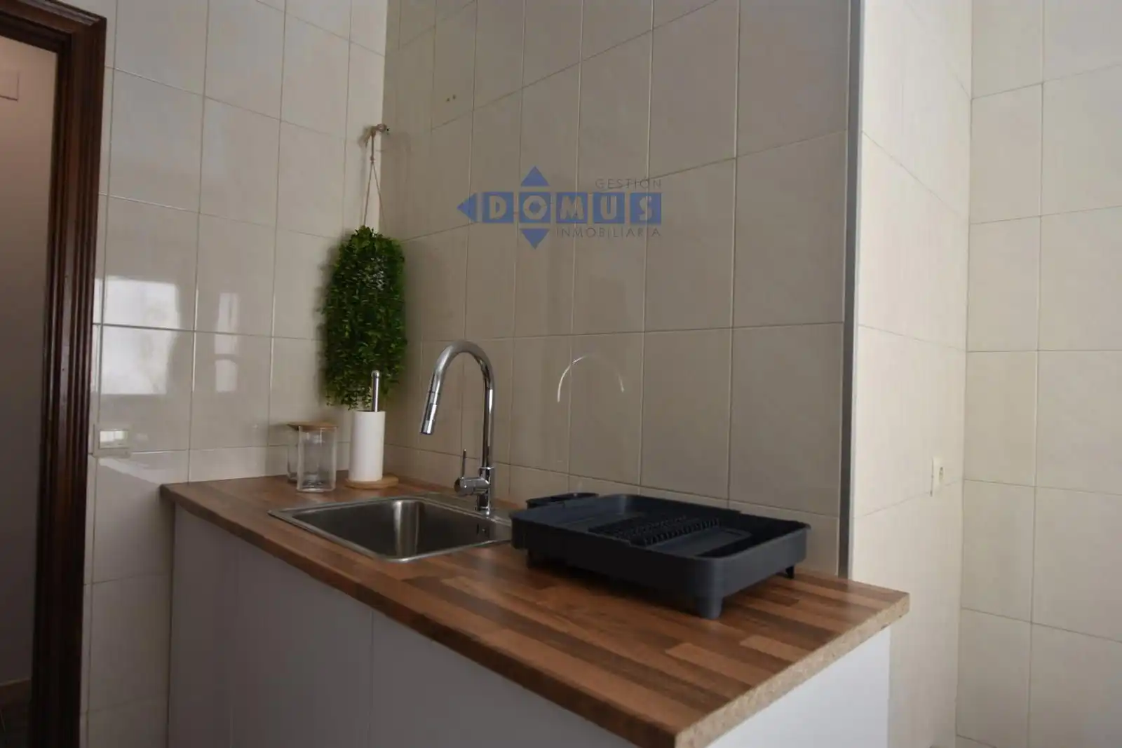 Cocina de Piso para compartir en Ronda con Aire acondicionado, Terraza y Amueblado
