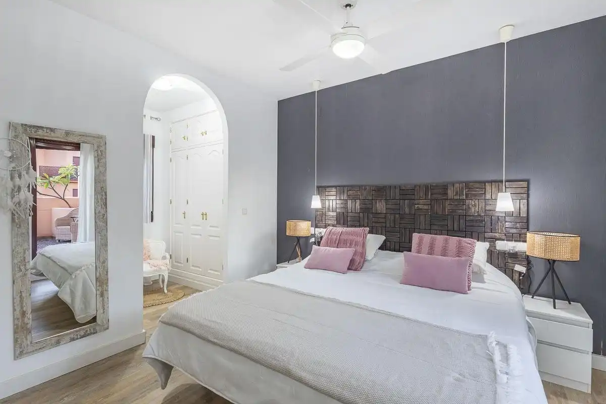 Habitación de Casa adosada en venta en Motril con Terraza, Balcón y Piscina comunitaria