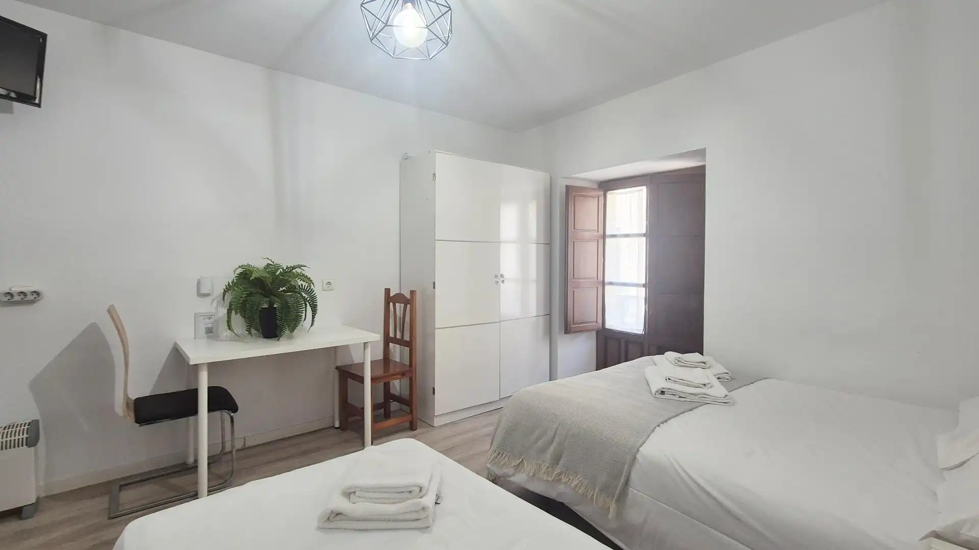 Habitación de Estudio de alquiler en Salamanca con Calefacción, Amueblado y Balcón