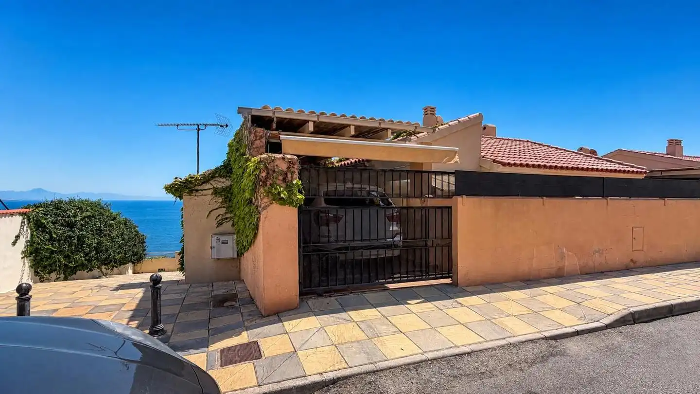 Exterior view of Houses for sale in Santa Pola  with Air Conditioner, Private garden and Terrace