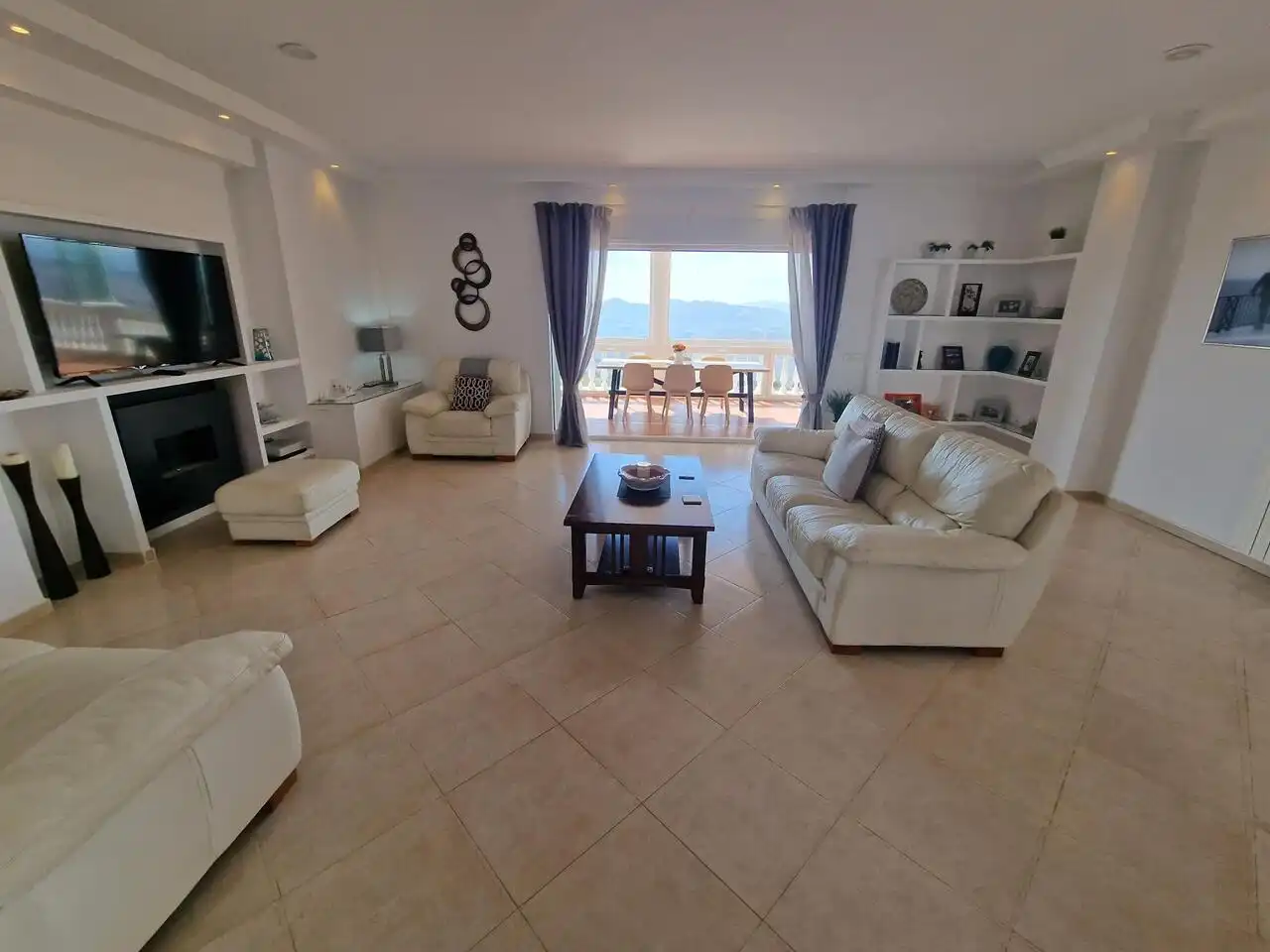Sala de estar de Casa o chalet en venta en Periana con Aire acondicionado, Terraza y Piscina