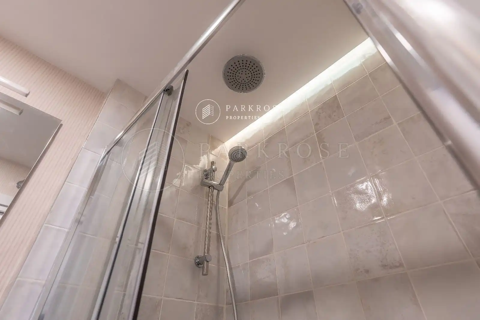 Bathroom of Flat for sale in Madrid  with Air Conditioner, Heating and Terrace