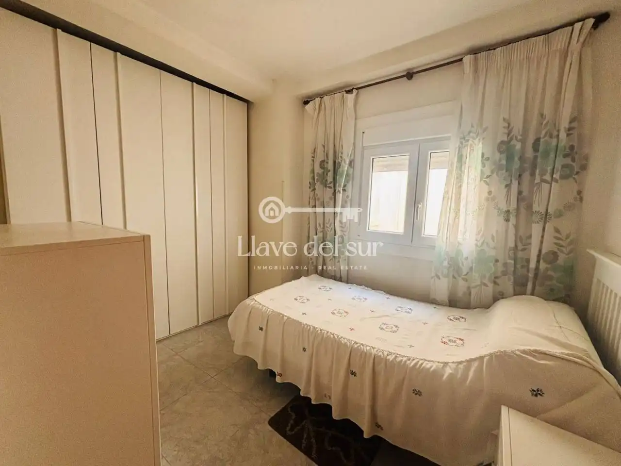 Schlafzimmer von Wohnung zum Verkauf in Águilas mit Möbliert und Balkon