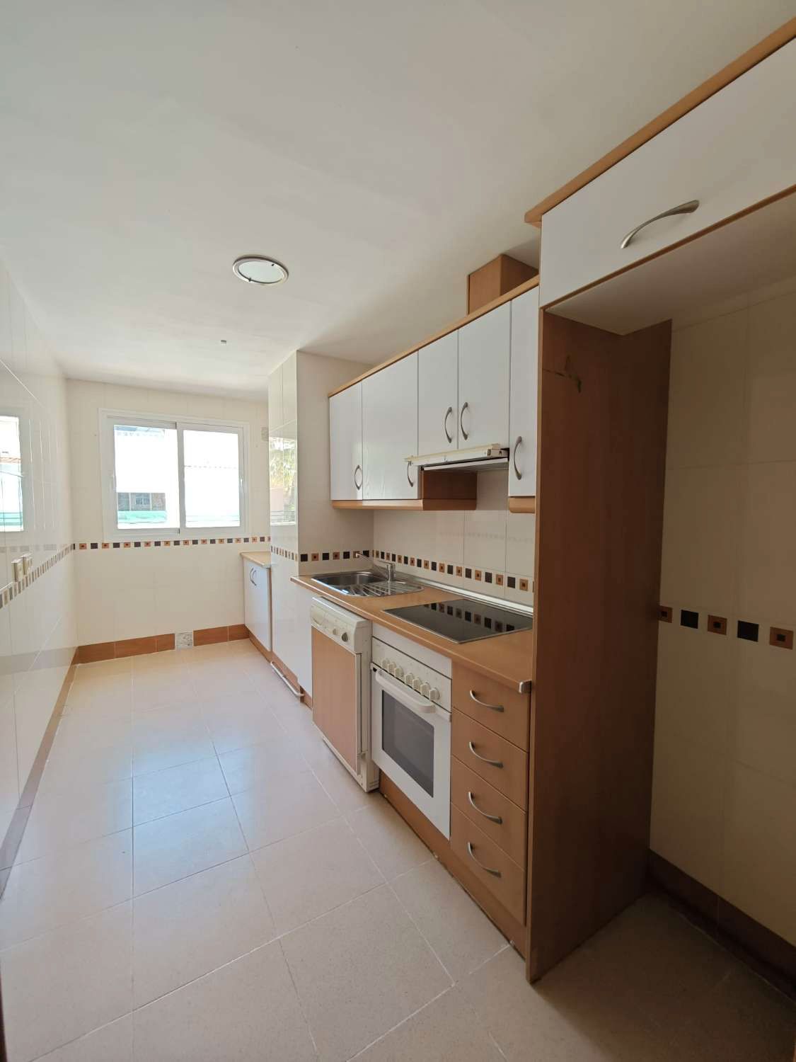 Kitchen of Flat for sale in Vélez-Málaga  with Swimming Pool