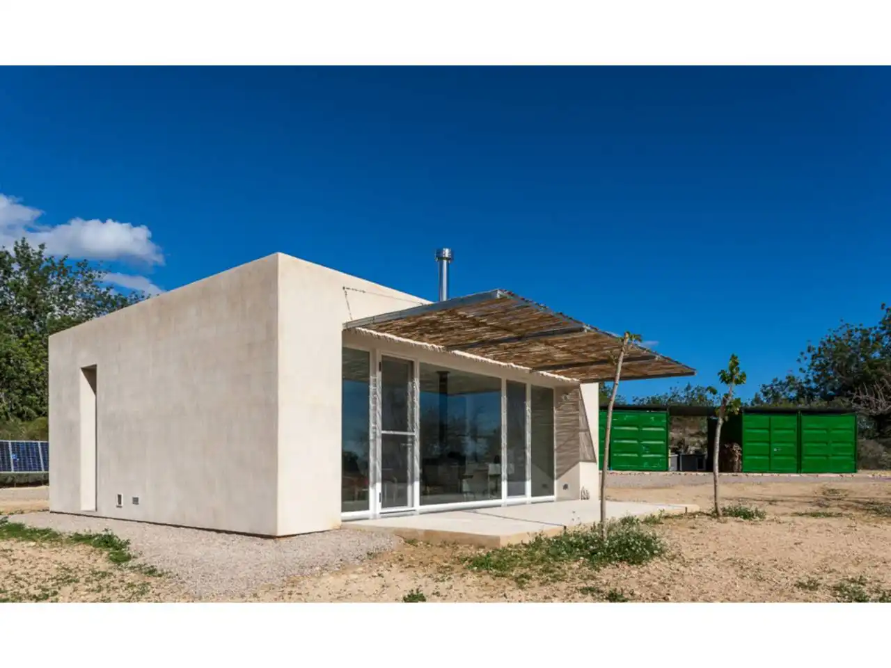 Vista exterior de Finca rústica en venda en Cervera del Maestre amb Jardí privat i Moblat