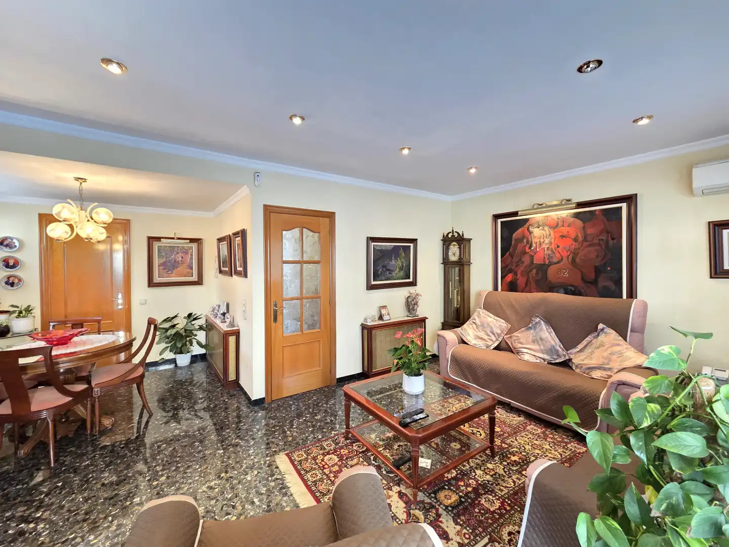 Sala d'estar de Casa adosada en venda en Cerdanyola del Vallès amb Aire condicionat, Calefacció i Terrassa