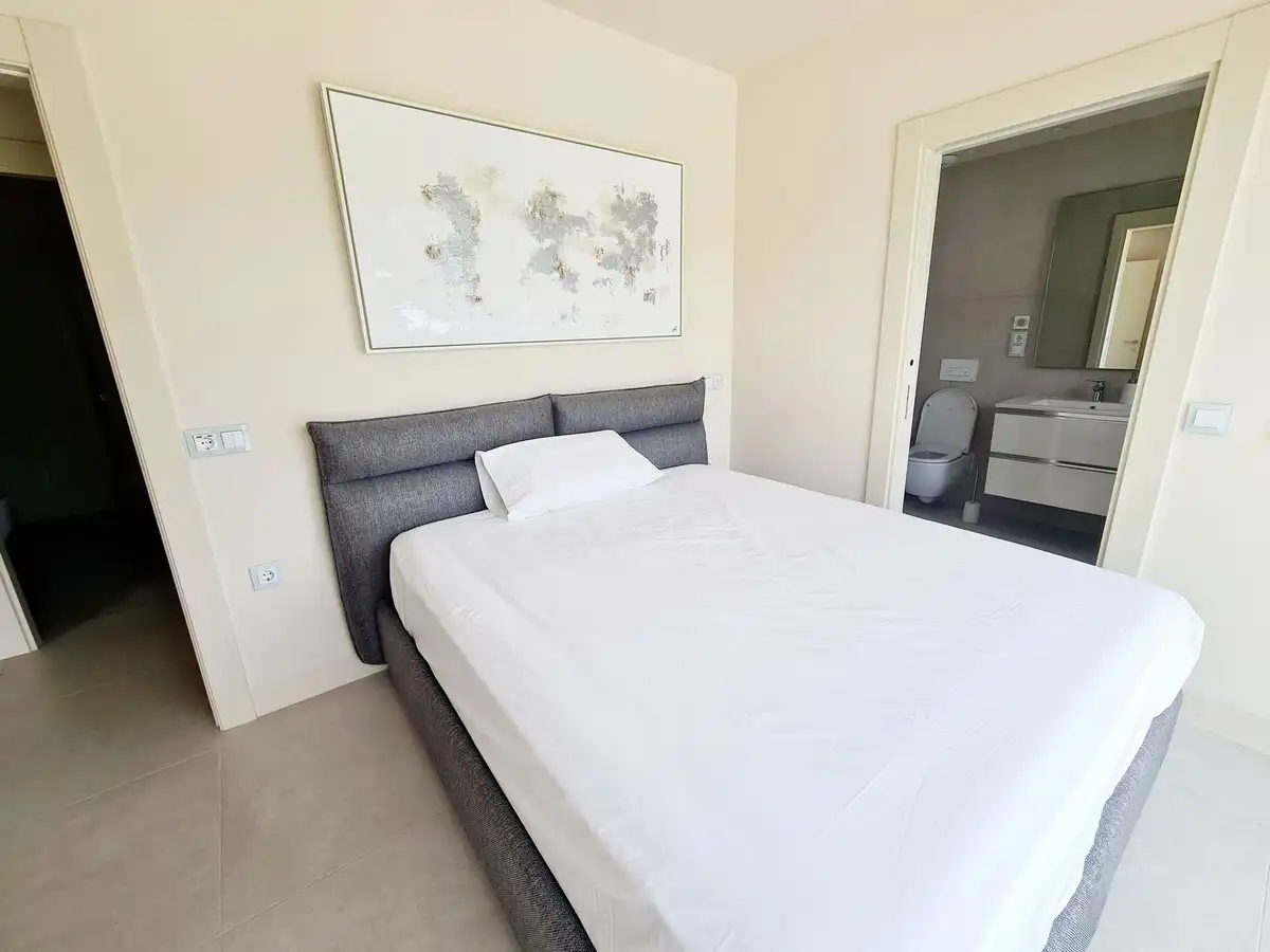 Habitación de Piso de alquiler en Marbella con Aire acondicionado, Terraza y Amueblado
