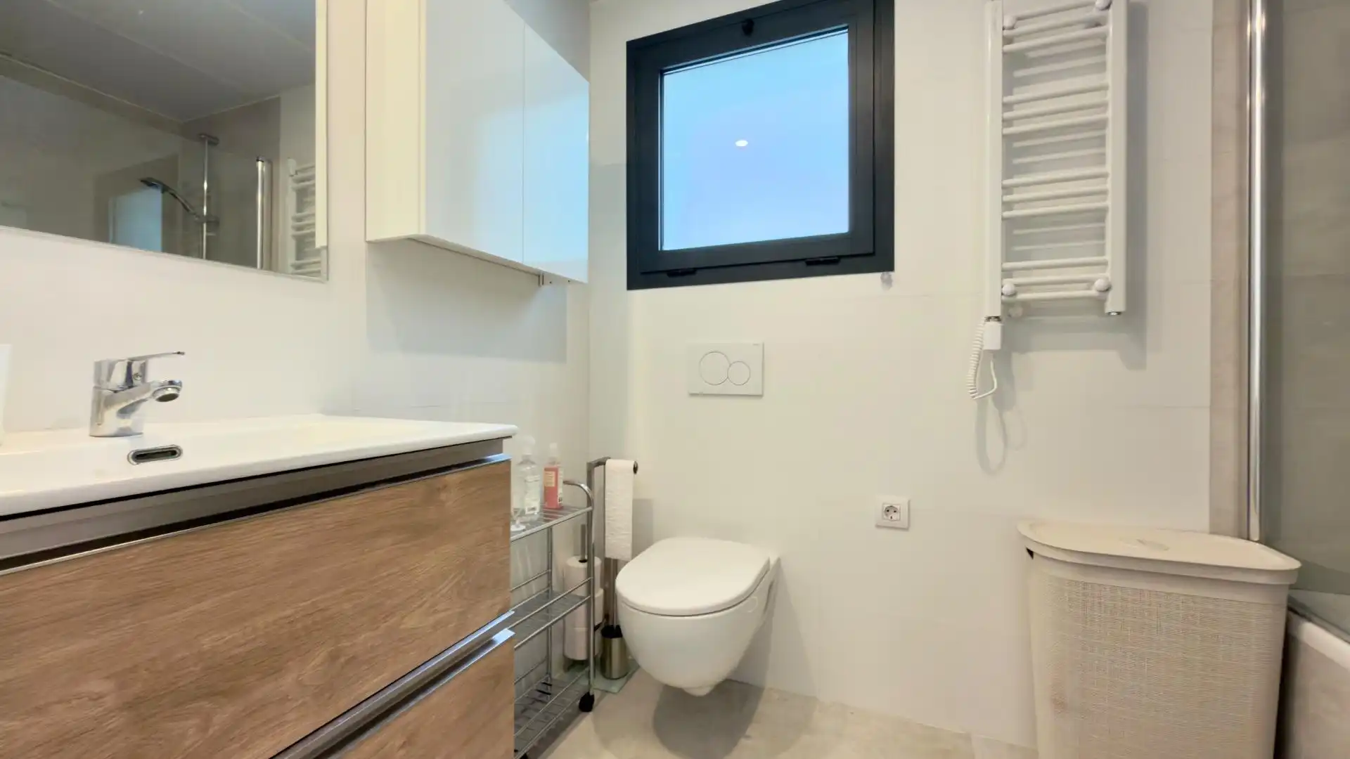 Bany de Apartament en venda en Finestrat amb Aire condicionat, Calefacció i Jardí privat