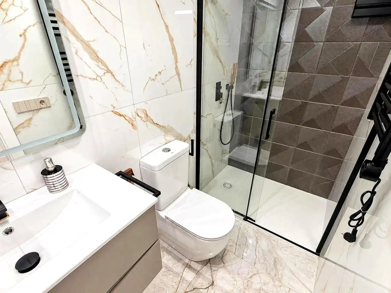 Bathroom of Attic for sale in Santa Cruz de Tenerife  with Air Conditioner, Terrace and Storage room