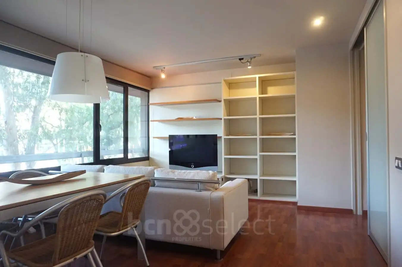 Sala d'estar de Pis en venda en Barcelona amb Aire condicionat, Calefacció i Parquet