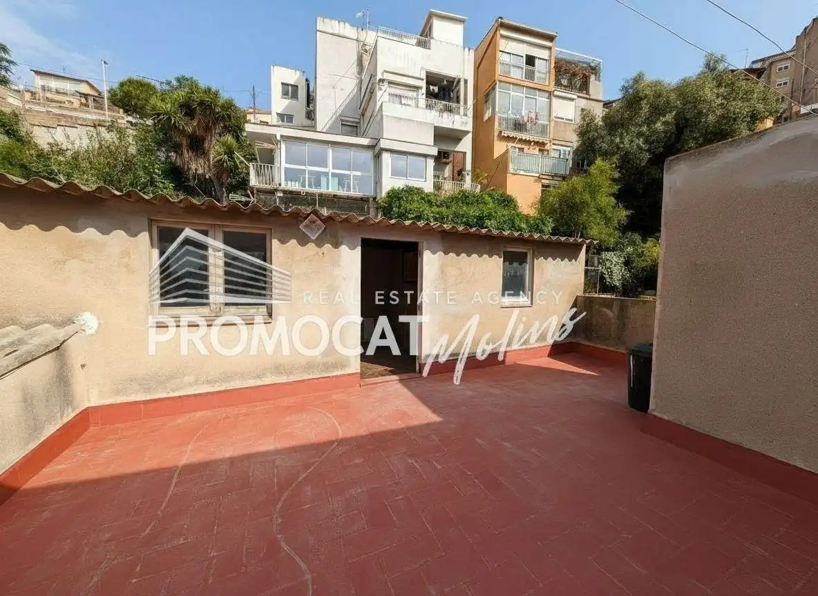Vista exterior de Piso en venta en Molins de Rei con Aire acondicionado, Jardín privado y Terraza