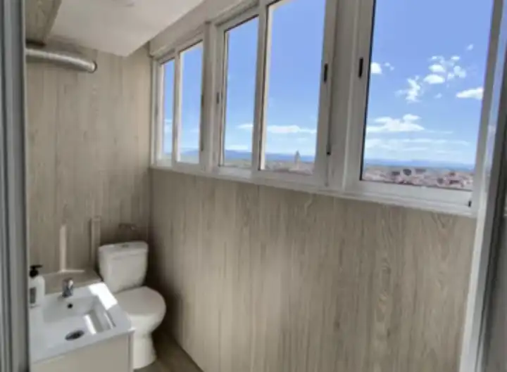 Badezimmer von Wohnung zum Verkauf in Alginet mit Parkett, Ofen und Balkon