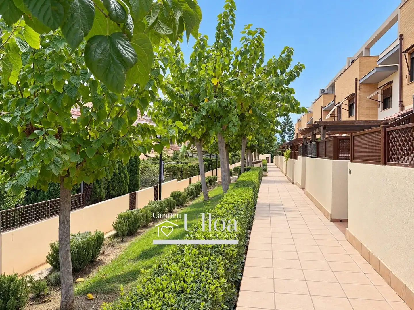 Vista exterior de Casa o chalet en venta en Alicante / Alacant con Aire acondicionado, Calefacción y Jardín privado