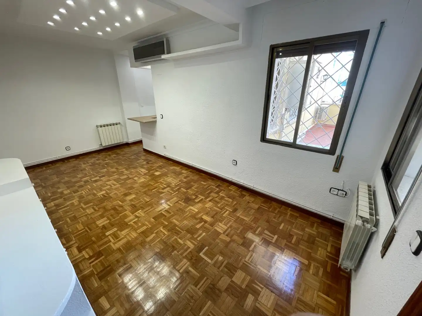 Flat for rent in Madrid  with Air Conditioner, Heating and Parquet flooring