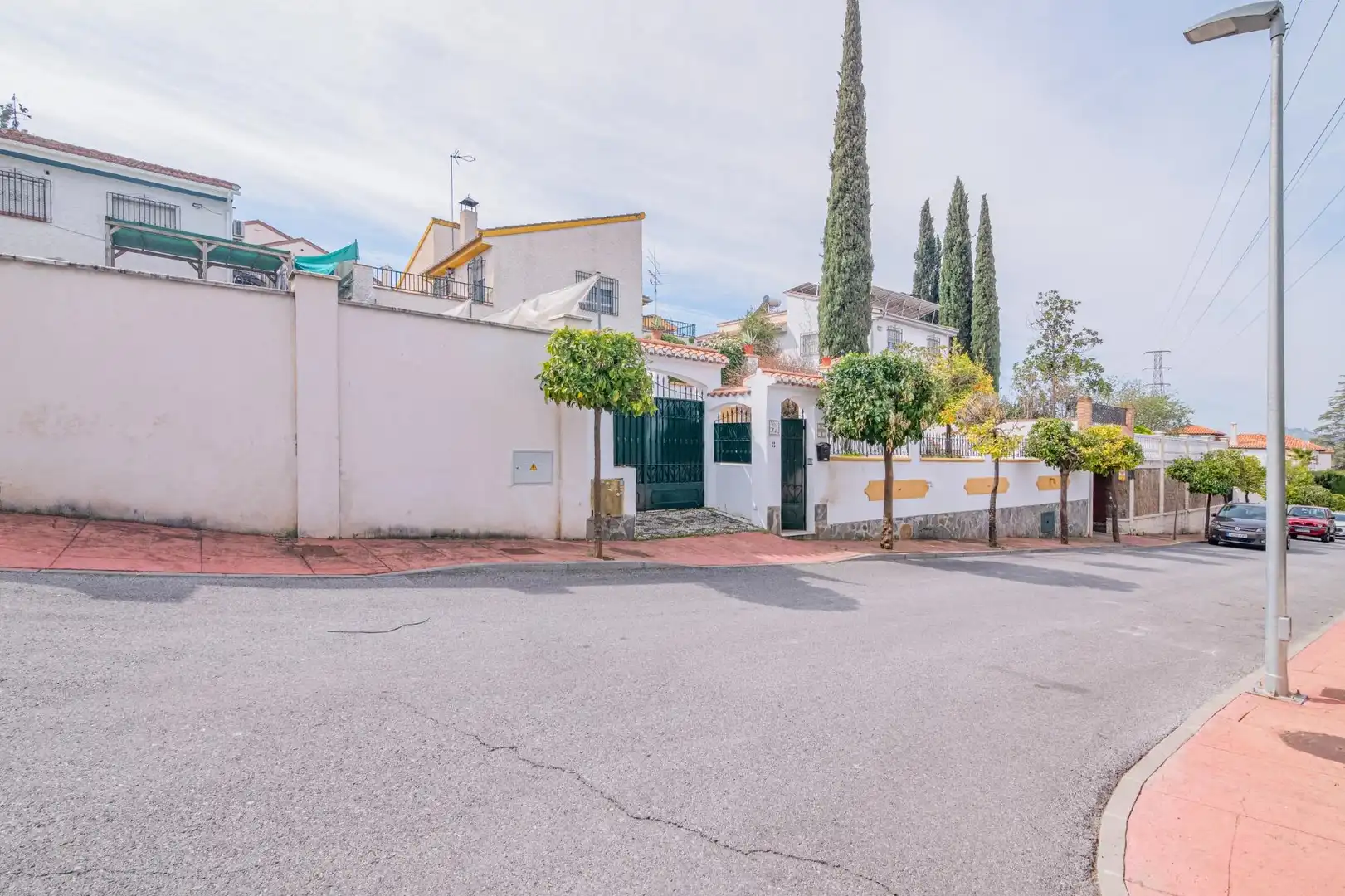 Vista exterior de Casa o chalet en venta en Peligros con Terraza, Piscina y Amueblado