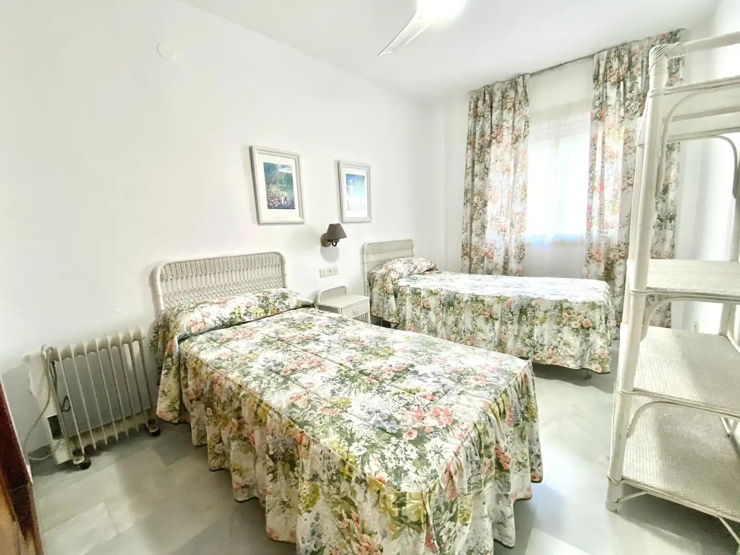 Bedroom of Flat for sale in Fuengirola  with Storage room and Community pool