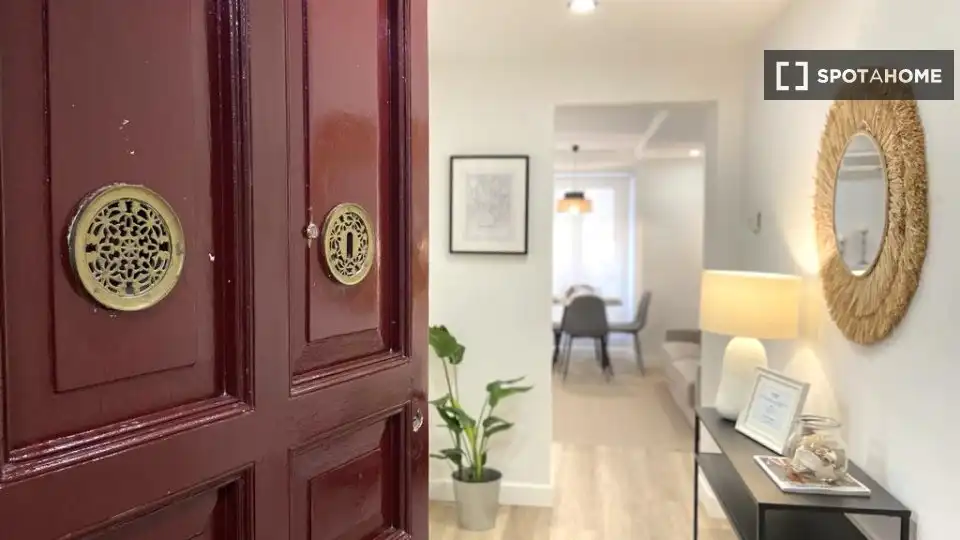Piso con terraza en alquiler en Centro, imagen 2