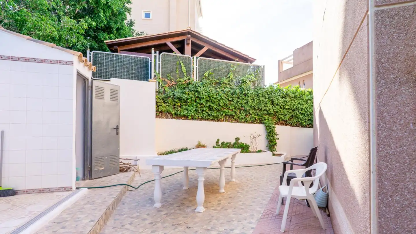 Jardí de Pis en venda en Santa Pola amb Aire condicionat, Terrassa i Traster