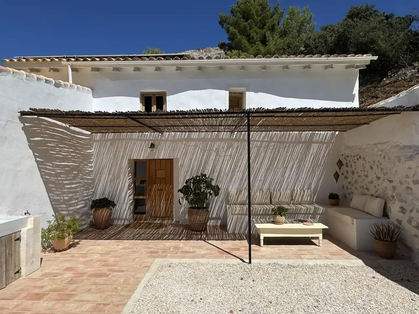 Vista exterior de Finca rústica en venda en Sella amb Piscina i Balcó