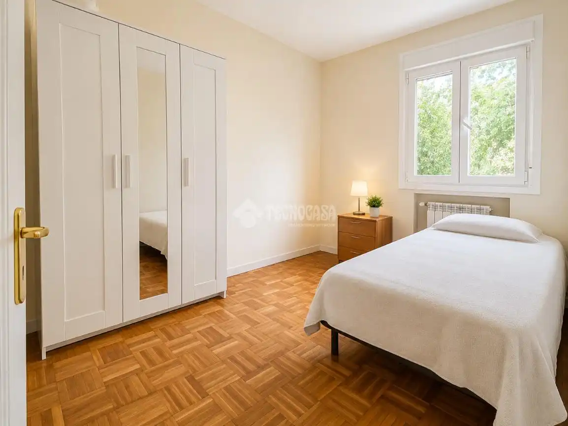 Habitación de Piso en venta en Madrid con Calefacción, Terraza y Trastero