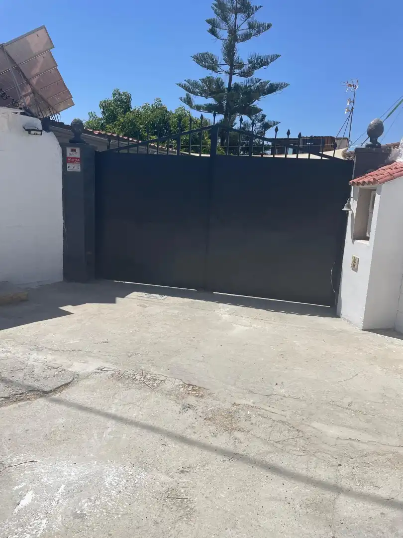 Parking of Houses for sale in Alhaurín El Grande  with Air Conditioner, Private garden and Terrace