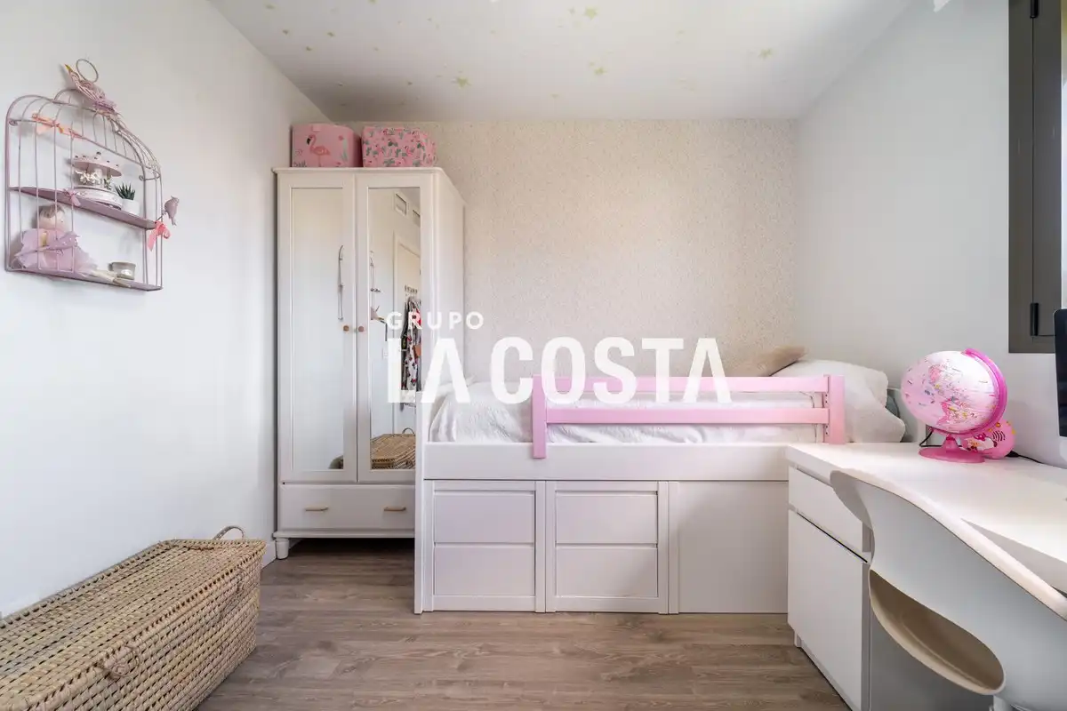 Habitación de Ático en venta en Torremolinos con Aire acondicionado, Terraza y Trastero