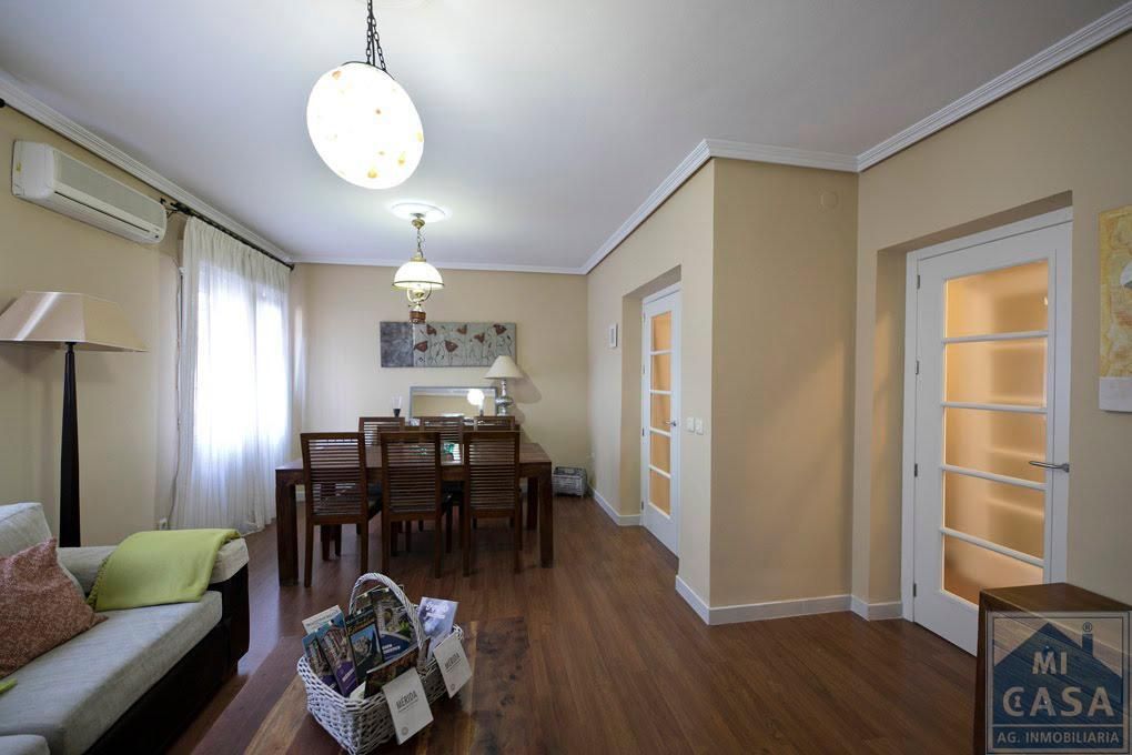 Dining room of Flat to rent in Mérida  with Air Conditioner, Heating and Furnished