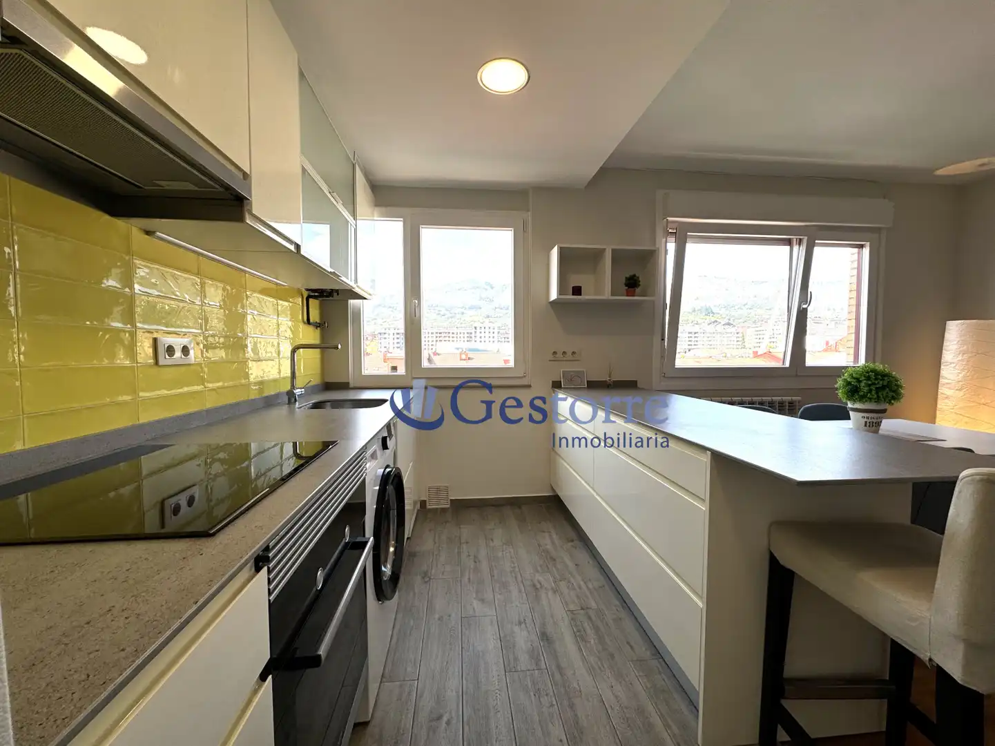Flat for rent in Calle Martinez Cachero, Parque del Oeste