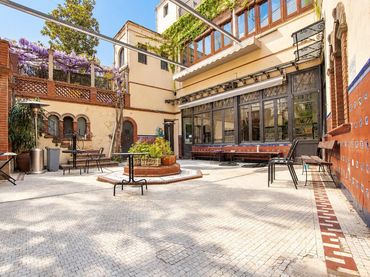 Casa amb balcó en venda a Centre - Sant Oleguer