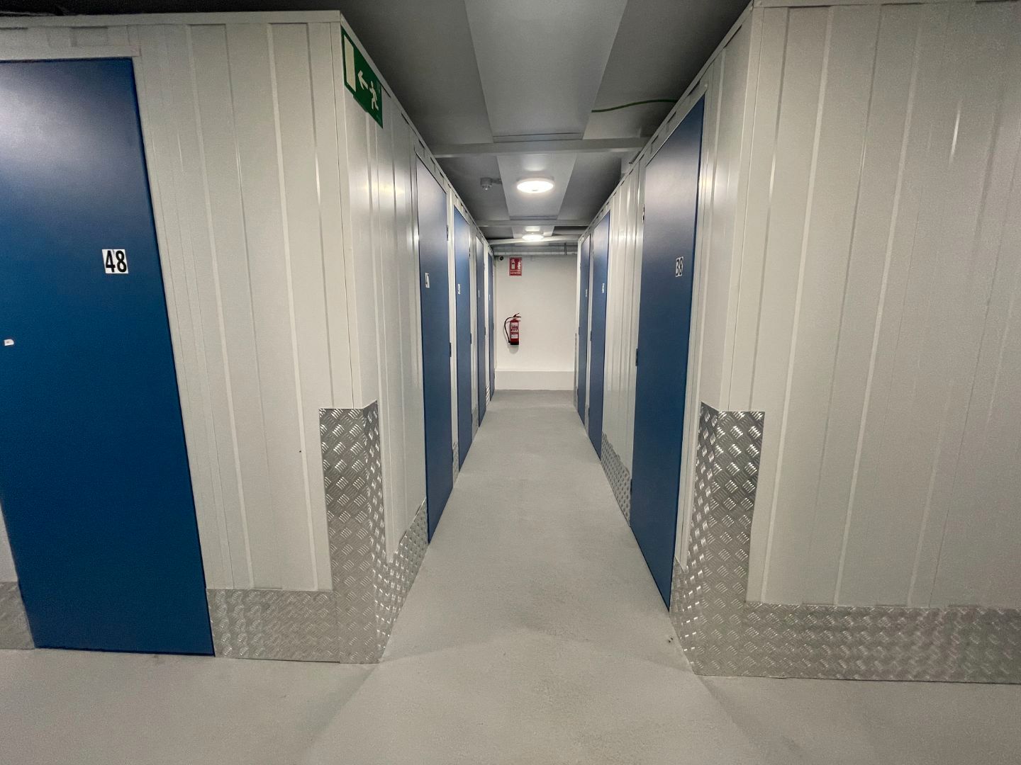 Box room to rent in León Capital   with Alarm