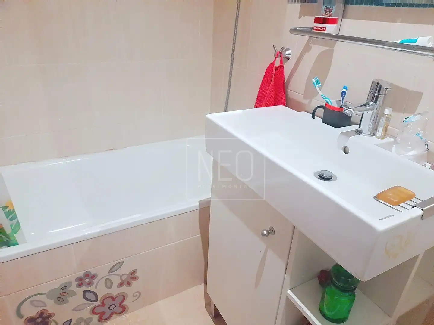 Baño de Dúplex en venta en Madrid con Aire acondicionado, Calefacción y Jardín privado