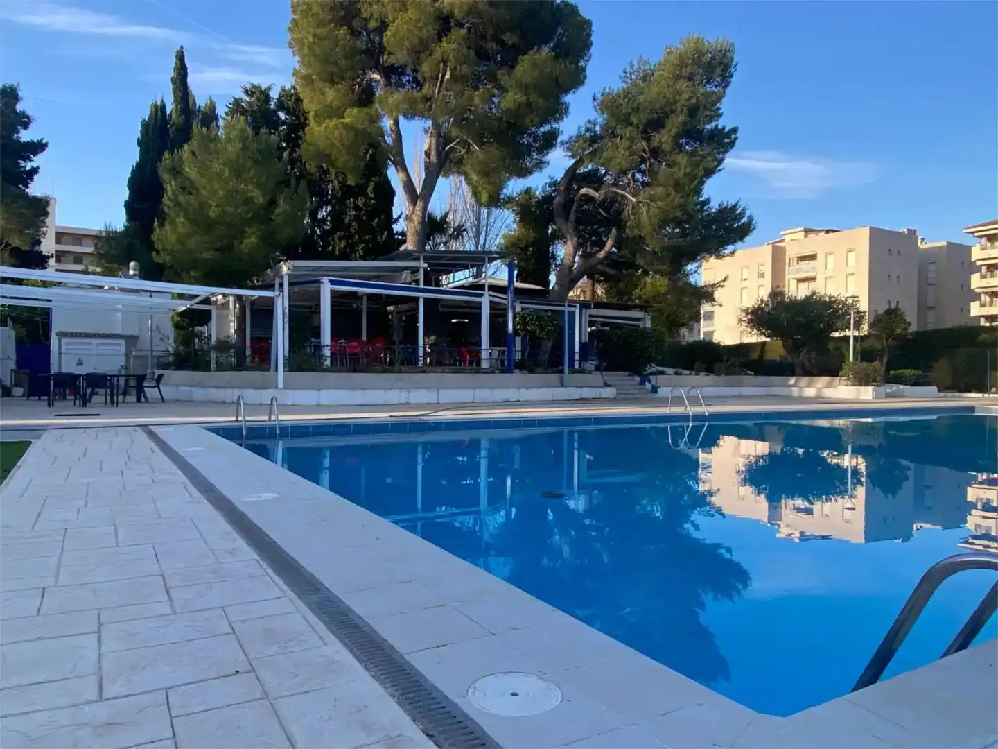 Schwimmbecken von Wohnung zum Verkauf in Calafell mit Klimaanlage, Schwimmbad und Balkon